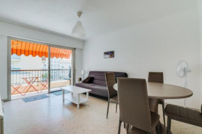 Furnished apartment with 2 balconies near the beach in a quiet area